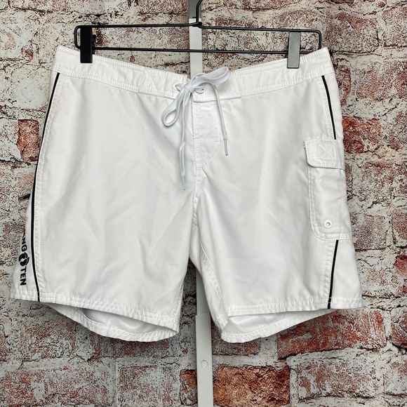 Hang Ten Women’s Y2K White Board Swim Surf Shorts w/ Black Trim Size 7 - Picture 1 of 5